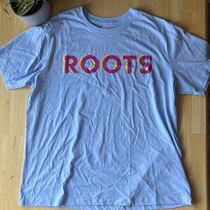 Canada ROOTS Lavender Graphic Tee Large